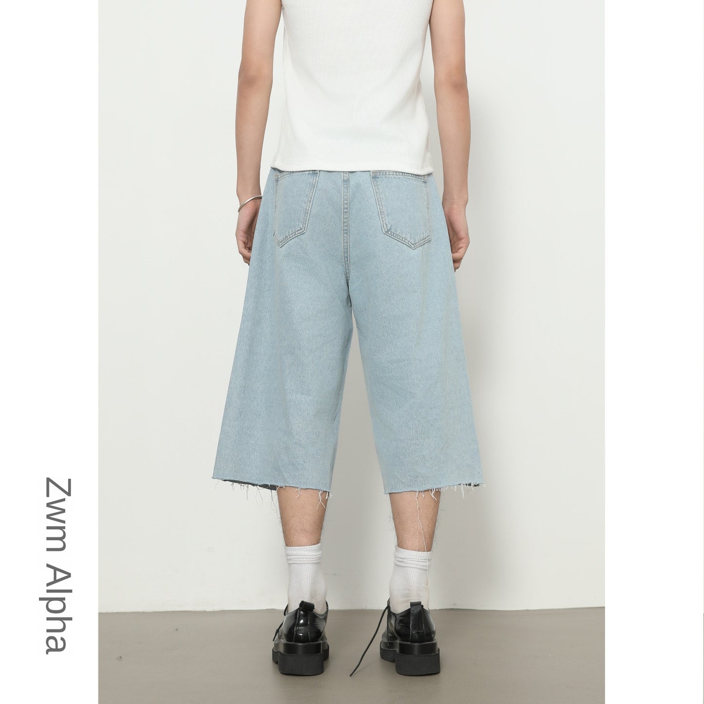 MilkMan Loose 7Q Shorts