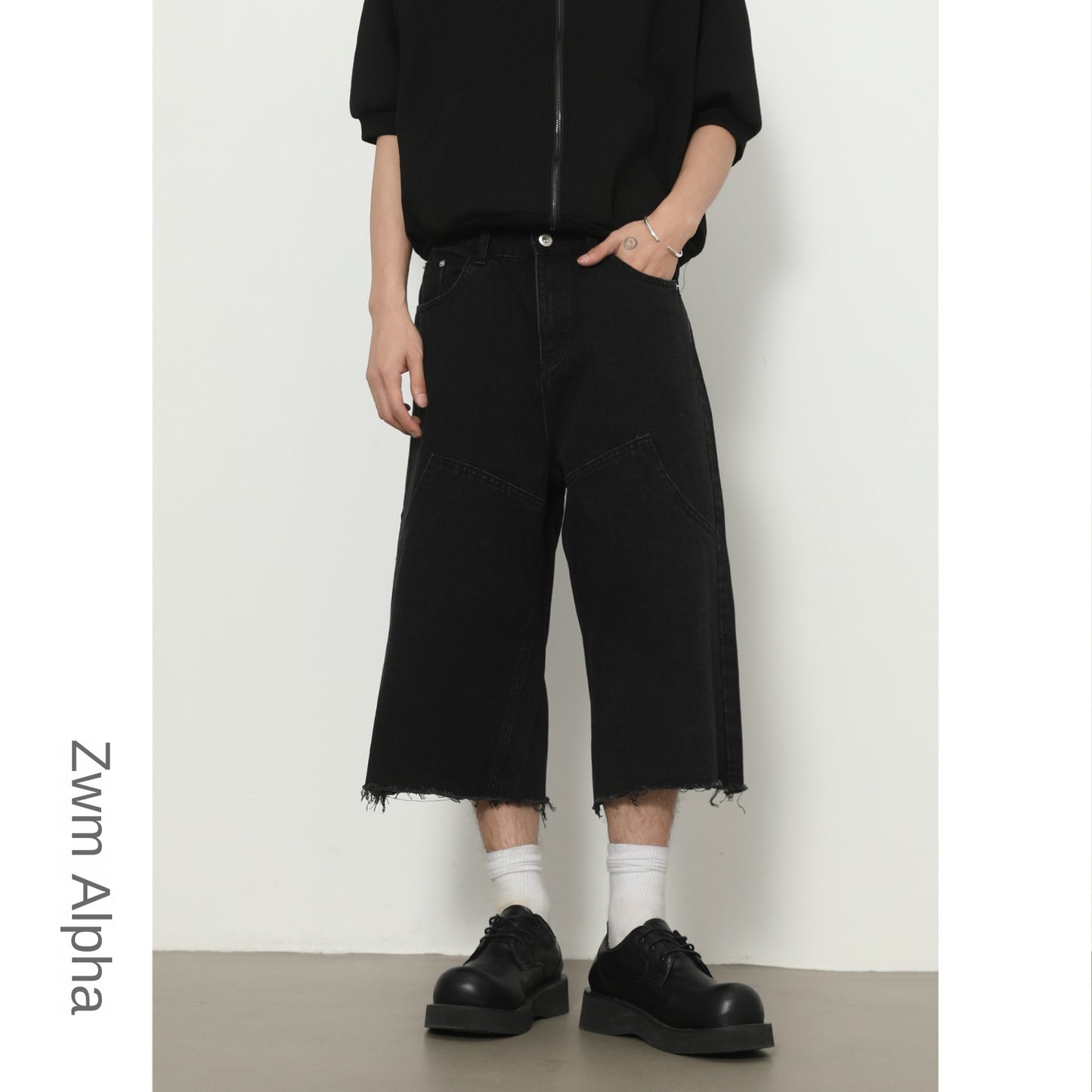 MilkMan Loose 7Q Shorts